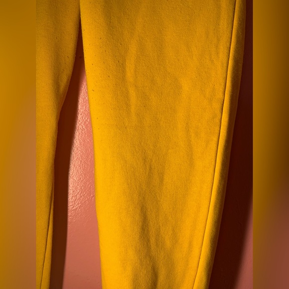 Super cute and cheap yellow sweatpants, extremely comfortable for your kid - Picture 6 of 6